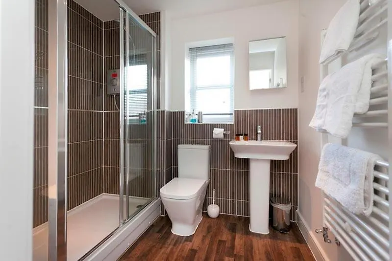 Dbs Serviced Apartments - The Coach House Castle Donington