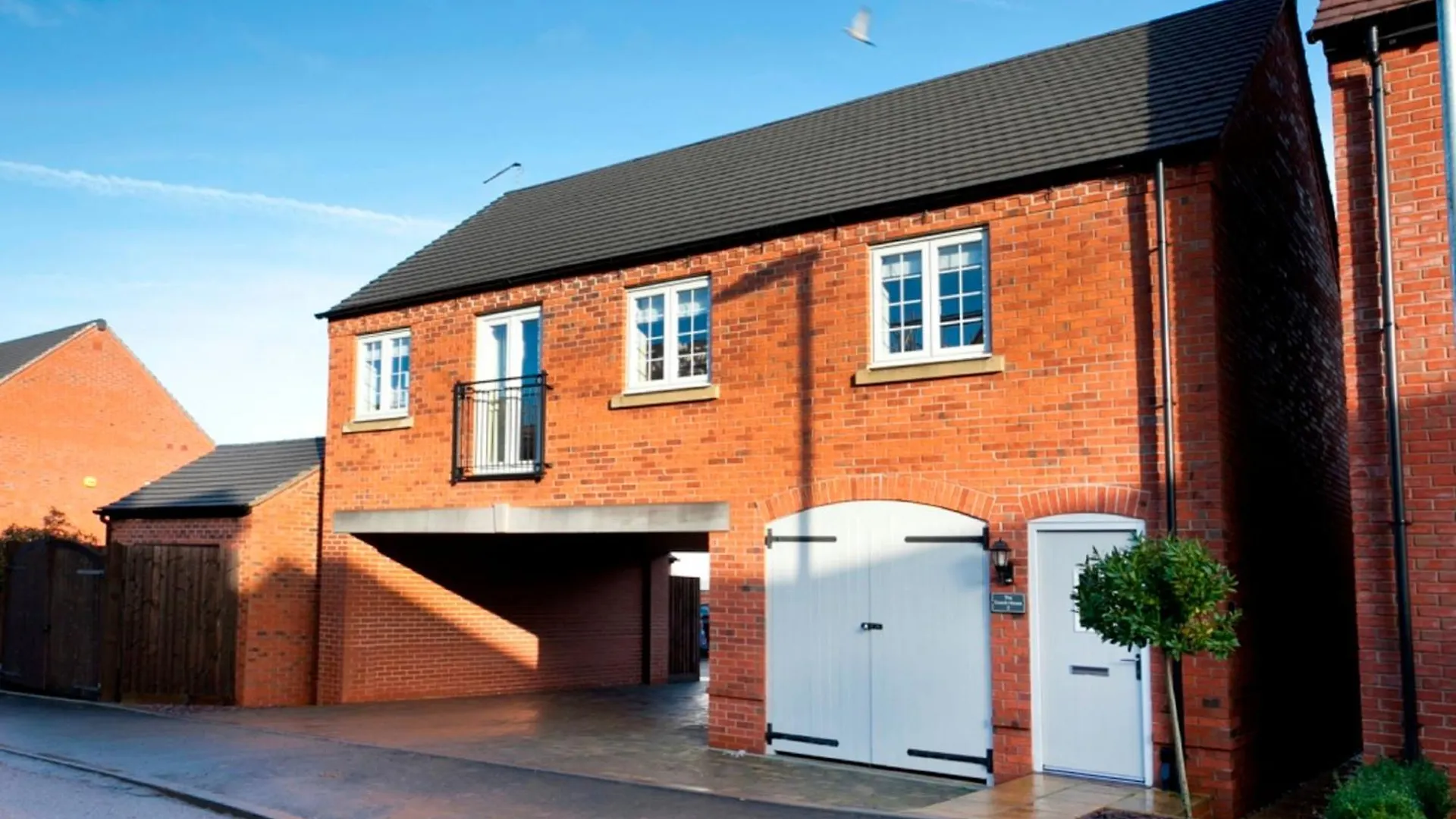 Dbs Serviced Apartments - The Coach House Castle Donington
