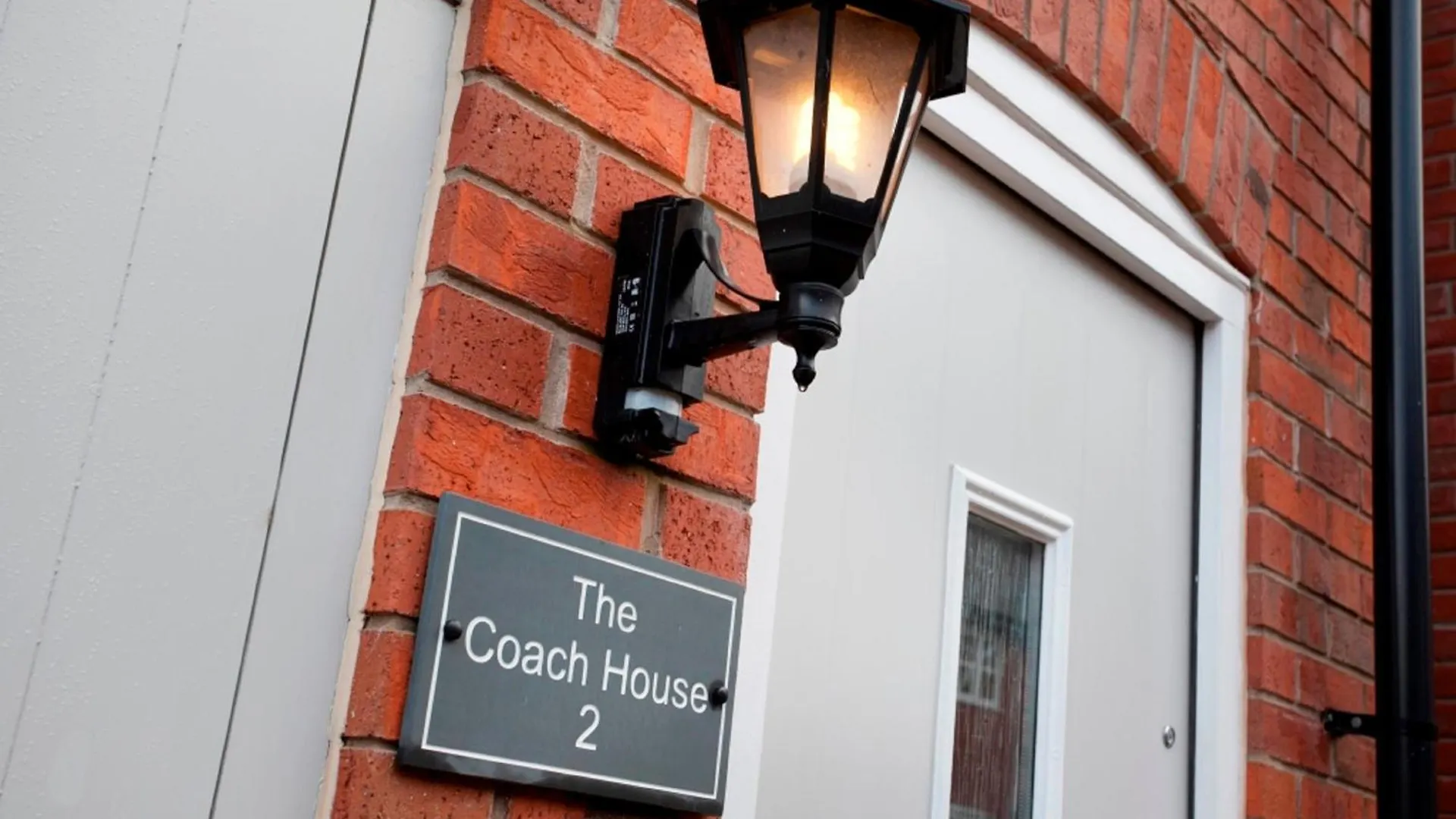 Dbs Serviced Apartments - The Coach House Castle Donington 0*,  United Kingdom