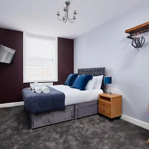 Apartment Delven House, 5 - Self Check-in, Self-catering Serviced For East Midlands Airport, Castle Donington